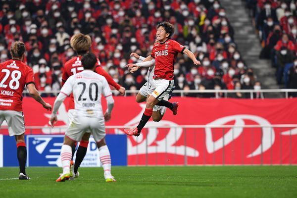 天皇杯決勝、浦和が現役を退く主将を優勝で送り出すのか？　大分が初優勝で退任する監督の最後の花道を飾るのか？