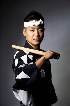 太鼓芸能集団の鼓童、全編新曲で構成された新作舞台『ミチカケ』の国内ツアーを開催