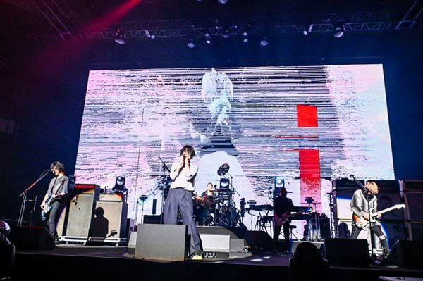 [Alexandros]、変わり続けるバンドの“今”を伝えた『ALEATORIC ARENA 4 DAYS』武道館公演レポート