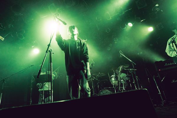 小林私、予定調和無しの〈独演会〉で放った自由さと説得力　初バンドセットで挑んだ"8曲"ワンマンレポート