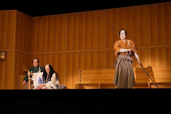 『平成中村座 十月大歌舞伎』開幕、浅草で4年ぶりに一番太鼓が鳴り響く