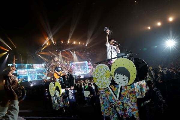 『YUZU ARENA TOUR 2022 PEOPLE - ALWAYS with you-』さいたまスーパーアリーナ公演より 撮影：中島たくみ / Masanori Naruse
