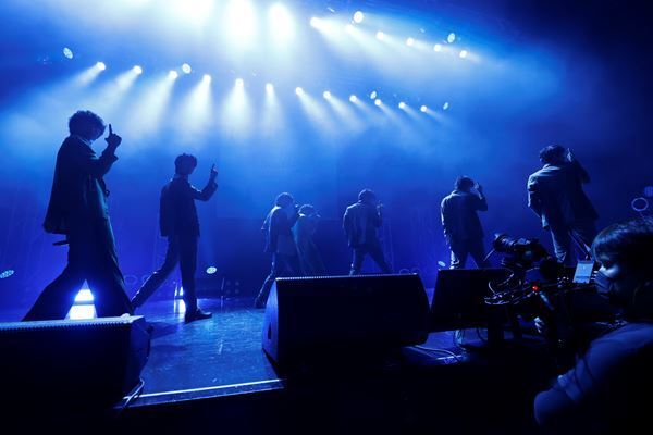 原因は自分にある。『Tune Live 2022』で“異色”のパフォーマンスを披露