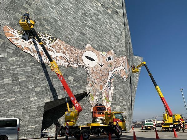 《コロナ時代のアマビエ》プロジェクト第2弾、鴻池朋子「武蔵野皮トンビ」が角川武蔵野ミュージアムに登場！　