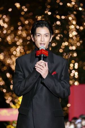 吉沢亮、クリスマスは「いつも仕事」　それでも「キラキラを見れば、ワクワクもし ます」