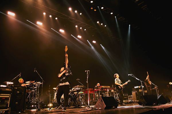 flumpoolが14年来の親友・高橋優と競演 『Layered Music』東京公演のオフィシャルレポート到着