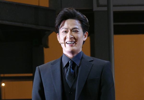 安蘭けい、望海風斗ら出演、9年ぶり再演の日本版『ネクスト・トゥ・ノーマル』開幕　日本独自演出で、家族の絆を問いかける