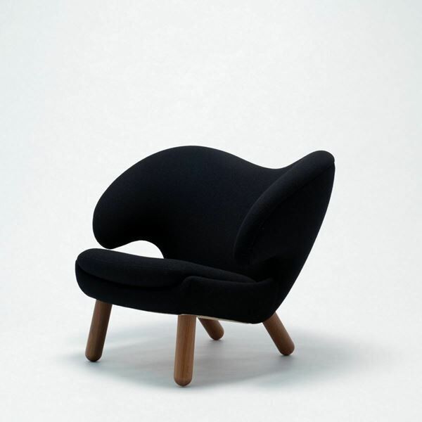 まるで彫刻のような美しい椅子が集結　『フィン・ユールとデンマークの椅子』東京都美術館で開催