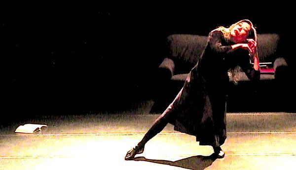 勅使川原三郎×佐東利穂子、『読書』をデュエット作品として改作上演