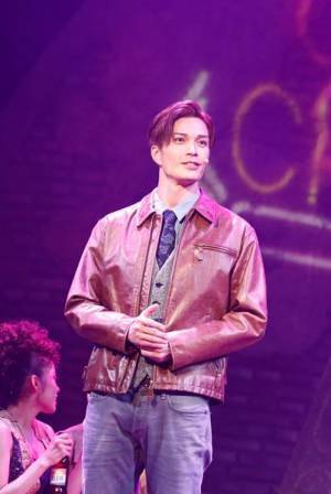 愛希れいかが躍動！ ミュージカル『フラッシュダンス』が開幕