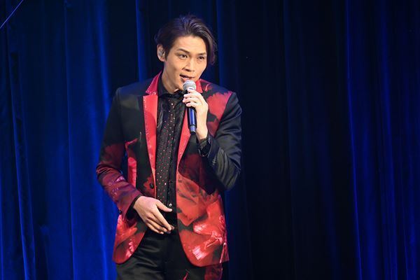 純烈が新曲「君を奪い去りたい」発表、久々の特典会も行われた浅草花劇場公演レポート