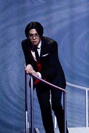 『脳内ポイズンベリー』舞台写真と本仮屋ユイカ＆八木勇征のコメントが到着