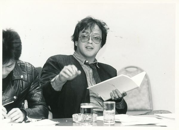 1986年、PFF審査中の大森一樹監督（左は、石井岳龍（總互）監督）