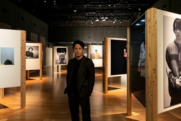 岡田准一、初の写真展スタート「V6最後の仕事として写真展を開催しました」