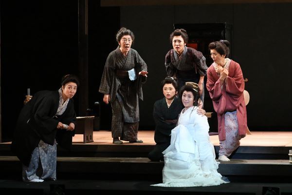 一葉が思い描いていた世界が今、開かれようとしている―こまつ座『頭痛肩こり樋口一葉』貫地谷しほり×若村麻由美 対談