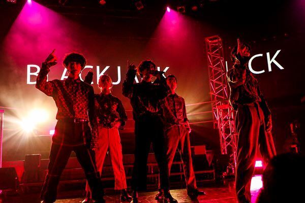 SUPER★DRAGON、毎年恒例『DRA FES』2年ぶりに有観客開催「BLUEからのエネルギーを倍返しにしていきたい」