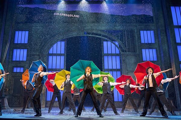 「喜びを思い出して、僕らと共にハッピーになって」『SINGIN' IN THE RAIN ～雨に唄えば～』アダム・クーパー インタビュー