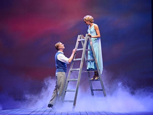 「喜びを思い出して、僕らと共にハッピーになって」『SINGIN' IN THE RAIN ～雨に唄えば～』アダム・クーパー インタビュー