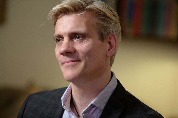 「喜びを思い出して、僕らと共にハッピーになって」『SINGIN' IN THE RAIN ～雨に唄えば～』アダム・クーパー インタビュー