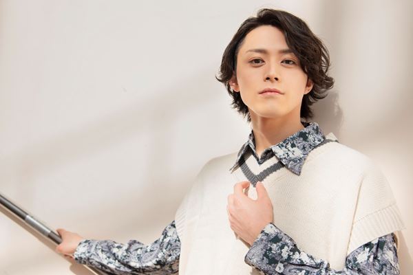 愛と熱量のあふれた作品をつくりあげるために　ミュージカル『ピオフィオーレの晩鐘』新里宏太×千葉瑞己対談