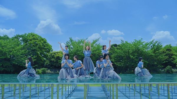乃木坂46、菅原咲月がセンターを務める5期生曲「バンドエイド剝がすような別れ方」MV公開