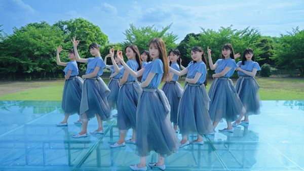 乃木坂46、菅原咲月がセンターを務める5期生曲「バンドエイド剝がすような別れ方」MV公開