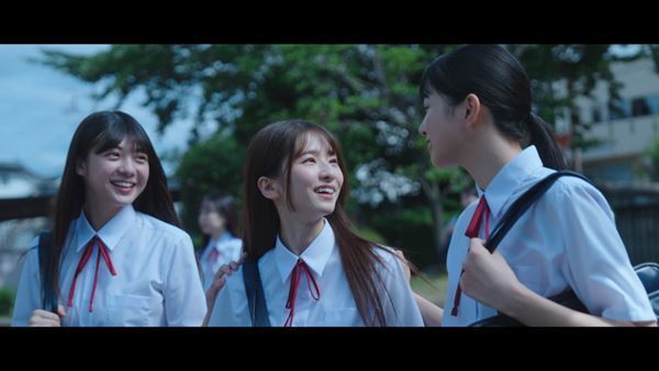 乃木坂46、菅原咲月がセンターを務める5期生曲「バンドエイド剝がすような別れ方」MV公開