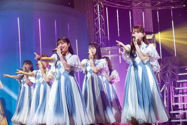 日向坂46のムードメーカー渡邉美穂が卒業、メンバー全員で涙のラストパフォーマンス