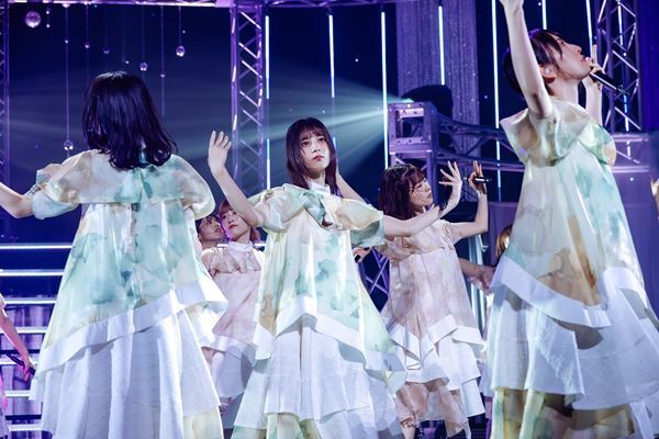 日向坂46のムードメーカー渡邉美穂が卒業、メンバー全員で涙のラストパフォーマンス