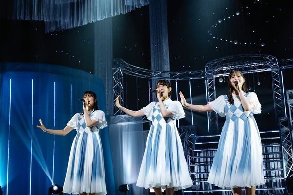 日向坂46のムードメーカー渡邉美穂が卒業、メンバー全員で涙のラストパフォーマンス