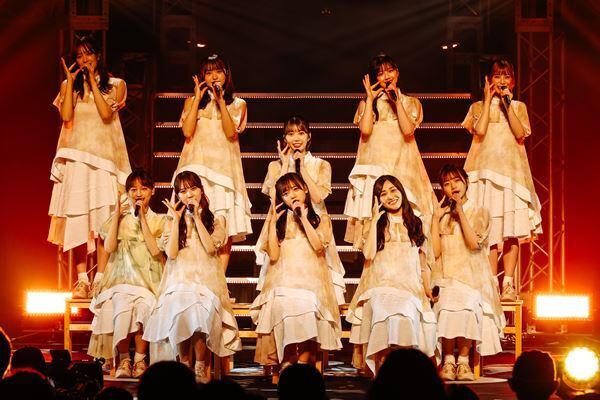 日向坂46のムードメーカー渡邉美穂が卒業、メンバー全員で涙のラストパフォーマンス
