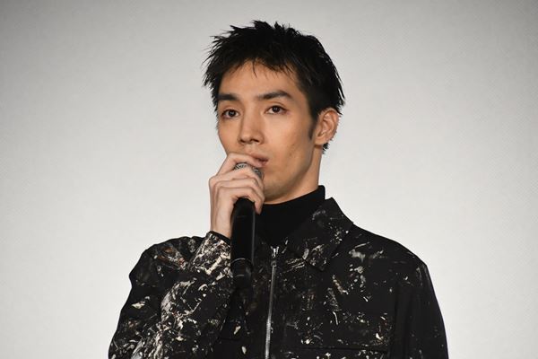 OCTPATHが主題歌担当映画『カメの甲羅はあばら骨』舞台挨拶に登壇し、主題歌振り付けレクチャー！主演・清水尋也もコラボに感慨！