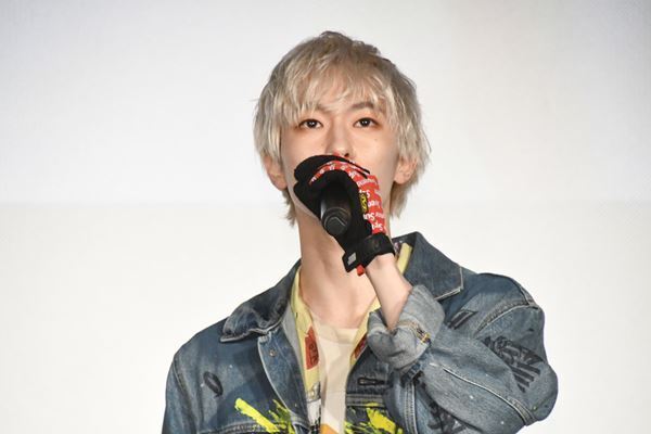 OCTPATHが主題歌担当映画『カメの甲羅はあばら骨』舞台挨拶に登壇し、主題歌振り付けレクチャー！主演・清水尋也もコラボに感慨！