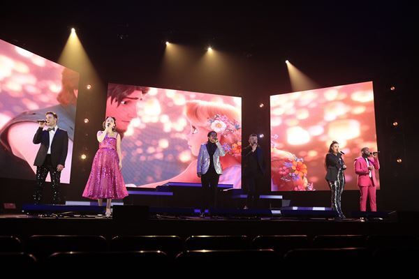 ディズニーの名曲を歌う「ディカペラ」　3年ぶりの来日公演がついにスタート！　コロナ禍経た“新たな一歩”を日本のファンと