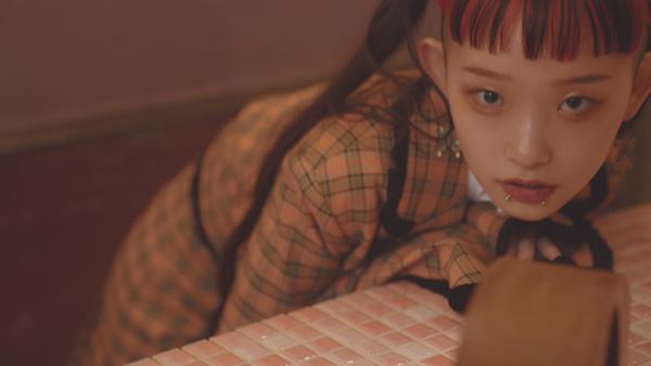 水曜日のカンパネラ、新体制初の新曲「アリス」「バッキンガム」MV同時公開