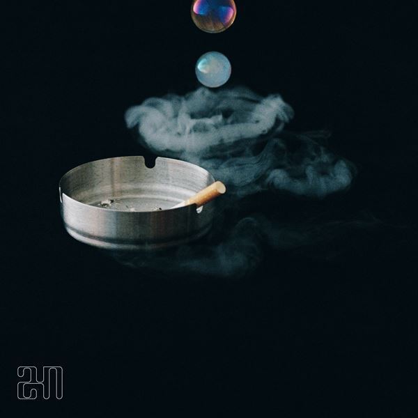 にしな、小林光大が全編フィルムで撮影した「ヘビースモーク」MV公開　