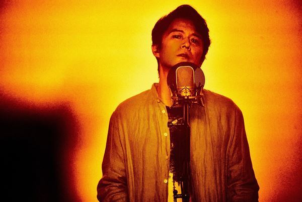 福山雅治、全曲バラードで示した30年の軌跡「音楽は時空を超える」