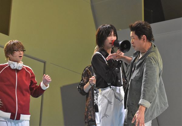 鈴木拡樹、荒牧慶彦ら登場人物の心情を“水”で表現。想像し得なかった新たな『バクマン。』が誕生