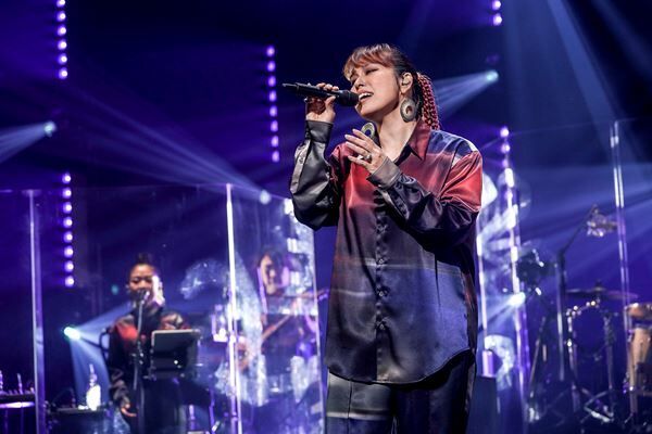 『AI 20周年記念TOUR“IT’S ALL ME”FINAL～Birthday Special～』より 写真：上飯坂一