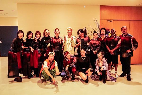 AI、20周年ツアーファイナルで朝ドラ主題歌「アルデバラン」初披露　家族から誕生日ケーキのサプライズも