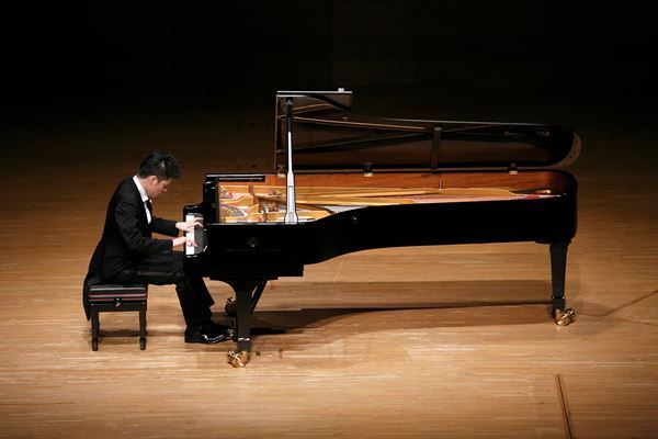 外山啓介が語る恒例のサントリーホール公演。「新しい可能性を自分で開いていく気持ちで」