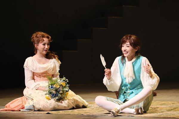 明日海りおが軽やかに、性別を飛び越え“才能のある一個人”としてのモーツァルトにーミュージカル『マドモアゼル・モーツァルト』開幕