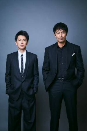 佐藤健×阿部寛の俳優論「いい俳優とは、目が離せなくなる人」