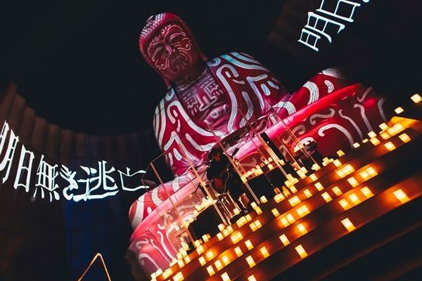 amazarashi、雨曝大仏から行った初配信ライブ『末法独唱 雨天決行』を映像作品化