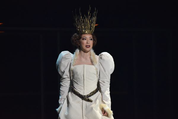 井上芳雄「僕の王子役の集大成」　主演の新作舞台『首切り王子と愚かな女』が開幕