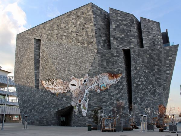 会田誠、鴻池朋子ら6人のアーティストが参加した「コロナ時代のアマビエ・プロジェクト」　その集大成となる展覧会が角川武蔵野ミュージアムで開催中