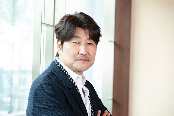 是枝裕和監督の“視点”を演技で表現。名優ソン・ガンホが語る映画『ベイビー・ブローカー』
