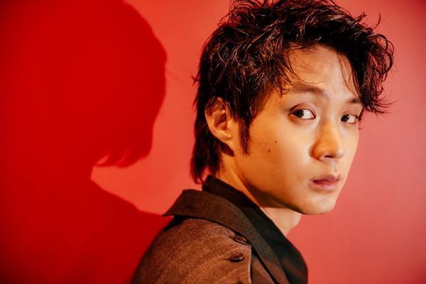 映画『東京リベンジャーズ』杉野遥亮＆磯村勇斗インタビュー「北村匠海とタケミチが重なって見えた」