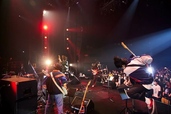 【独占レポート】銀杏BOYZツアーファイナル札幌公演「どんな環境にいる人でも、この時間だけは全てを忘れて音楽を楽しんで欲しい」