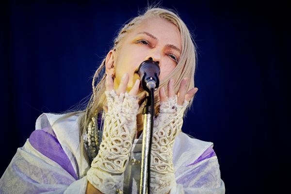 HYDEが神聖な境内でオーケストラを従え熱唱、初の平安神宮公演2日目レポート　